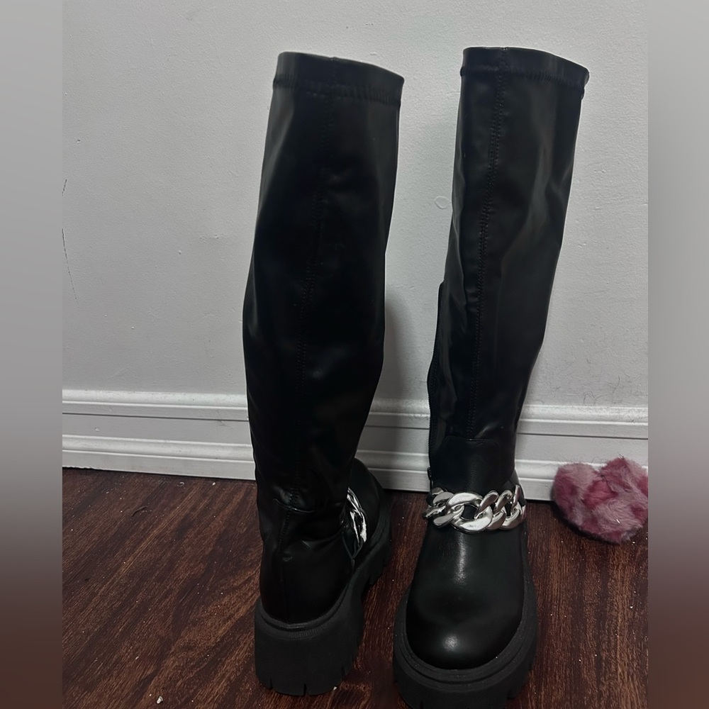 Aldo Black Leather Knee-High Boots with Chain Detail - Picture 4 of 6
